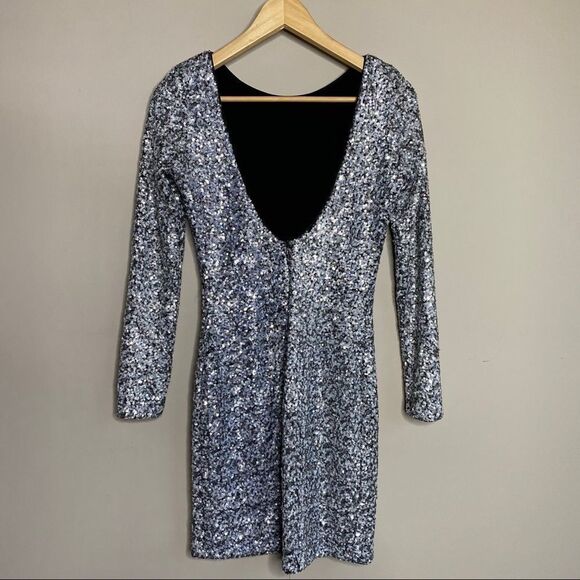 Dress the Population Lola Sequin Body-Con V-Back Long Sleeve Cocktail Dress - Picture 3 of 6